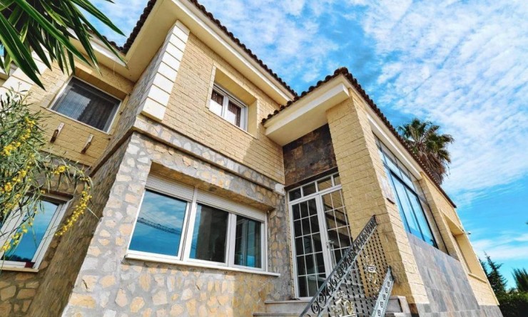 Sale - Detached villa - Campoamor