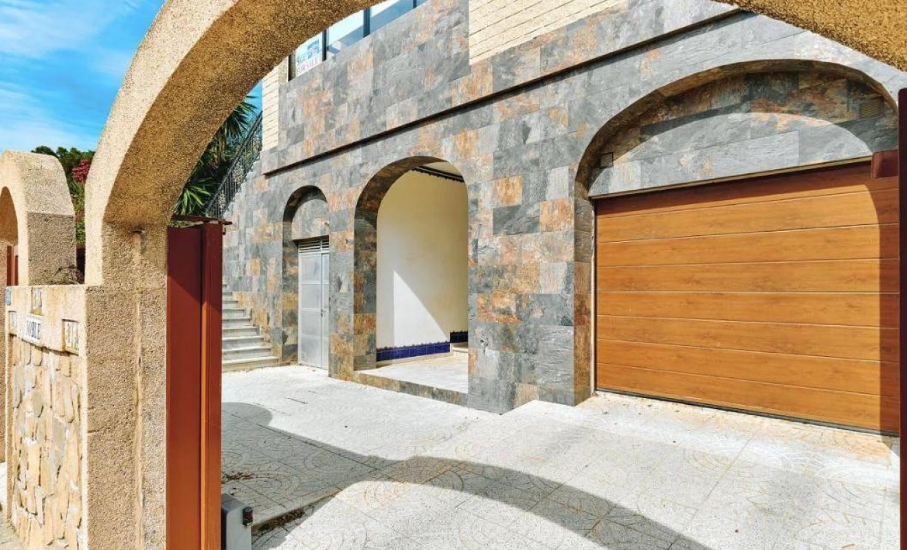 Sale - Detached villa - Campoamor