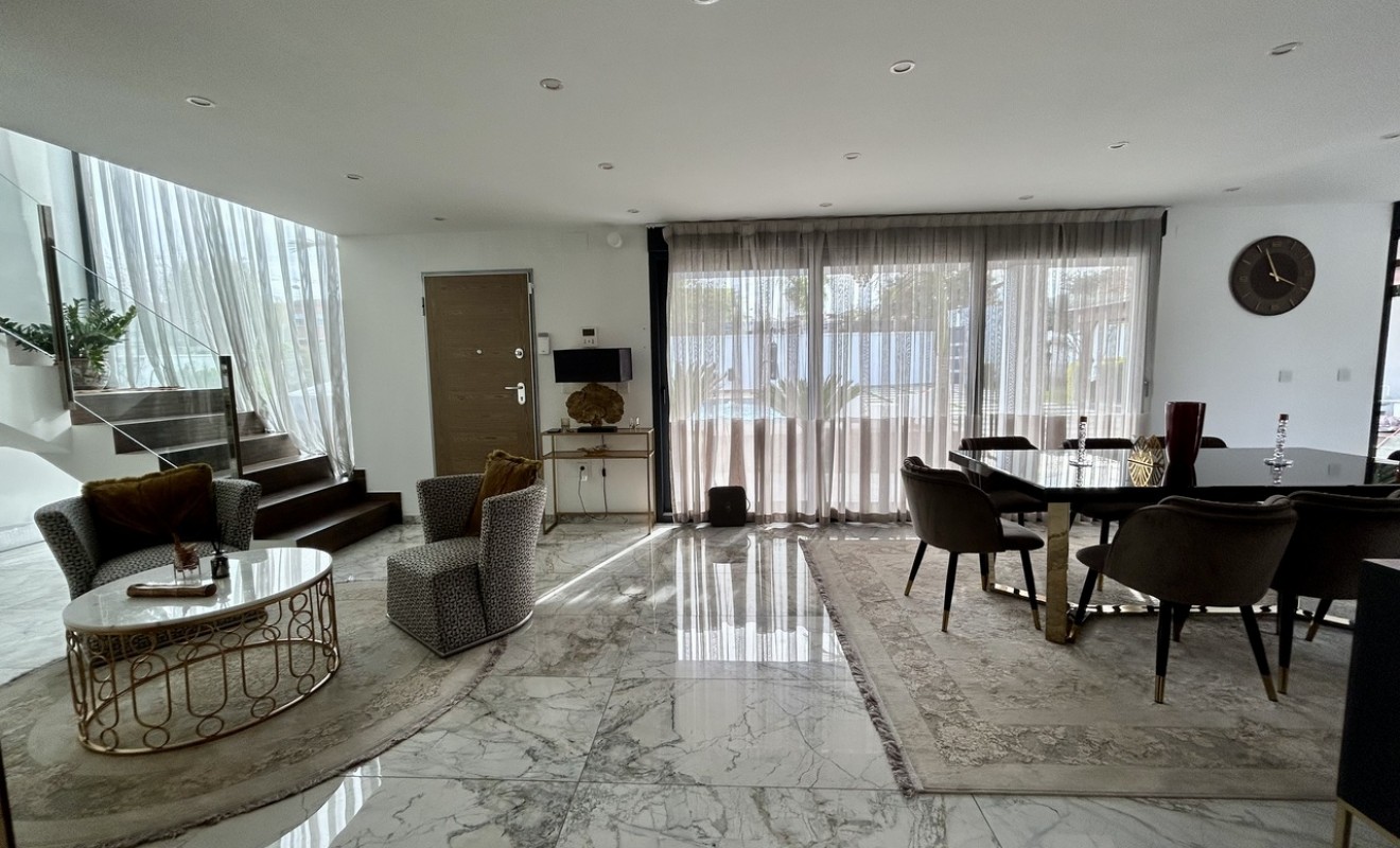 Sale - Villa - Los Balcones