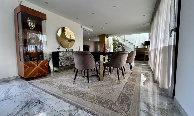 Sale - Villa - Los Balcones