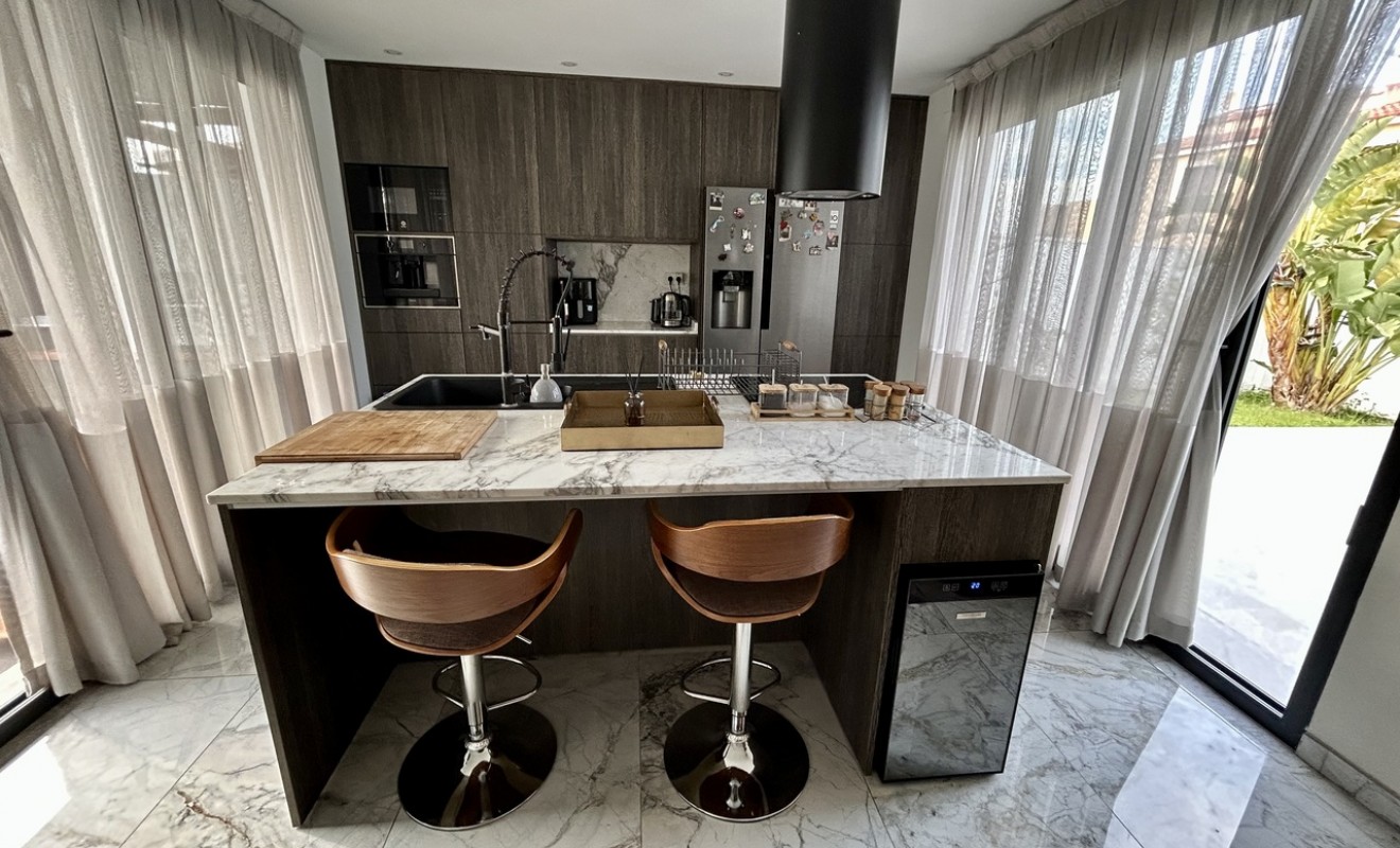 Sale - Villa - Los Balcones