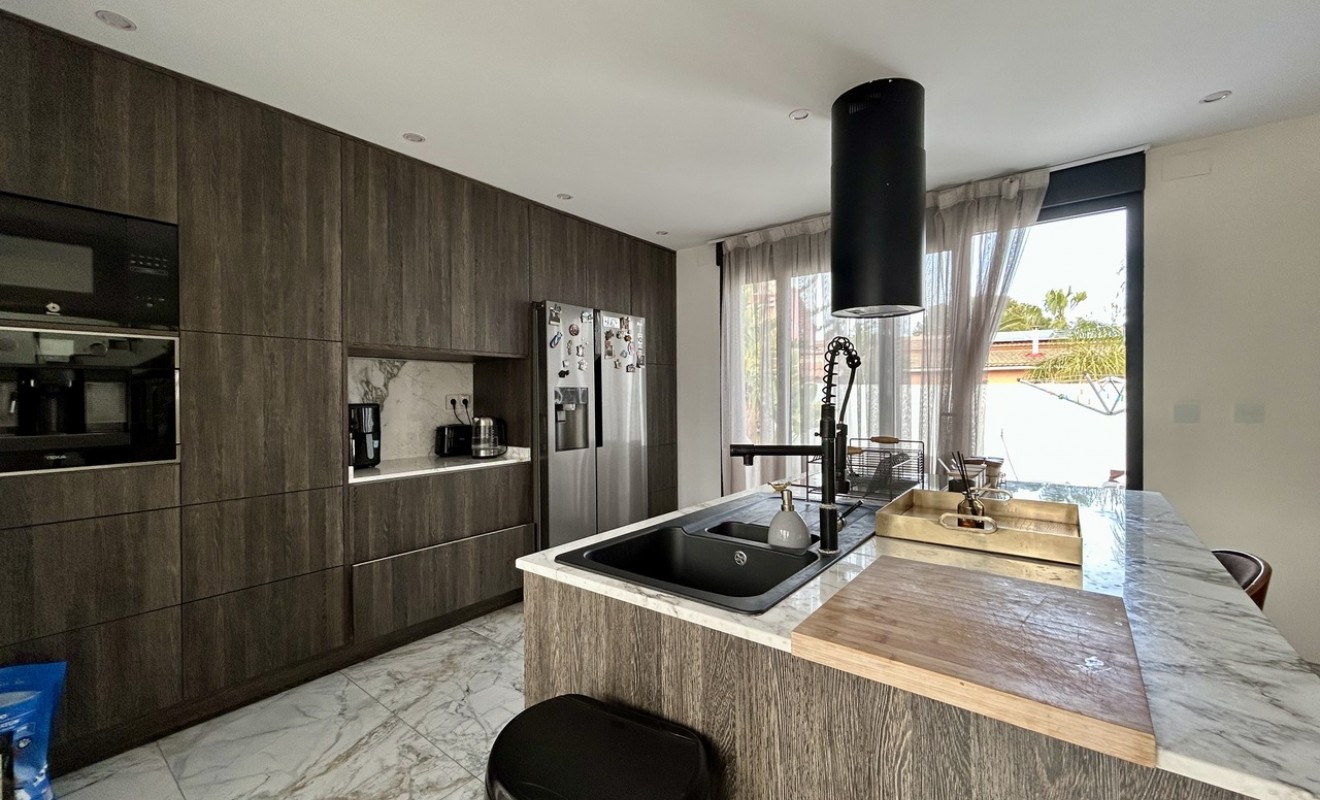 Sale - Villa - Los Balcones