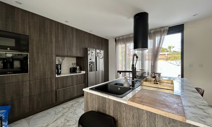 Sale - Villa - Los Balcones