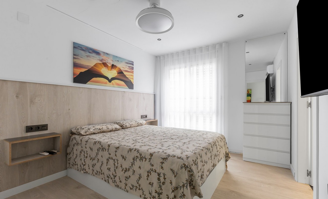 Sale - Apartment / flat - Los Montesinos