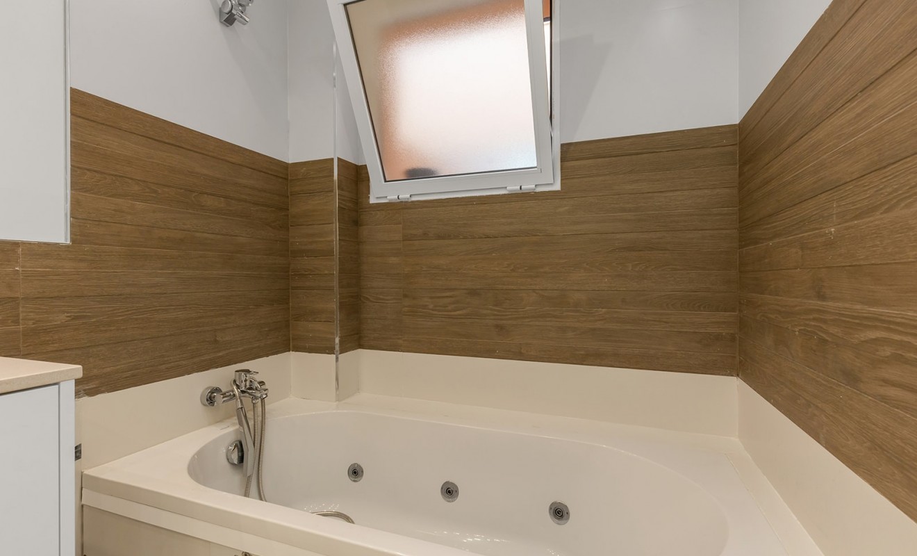 Sale - Apartment / flat - Los Montesinos