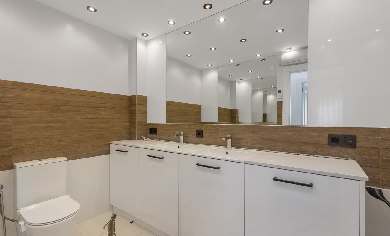 Sale - Apartment / flat - Los Montesinos