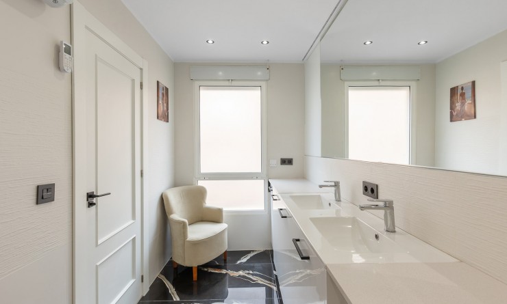 Sale - Apartment / flat - Los Montesinos