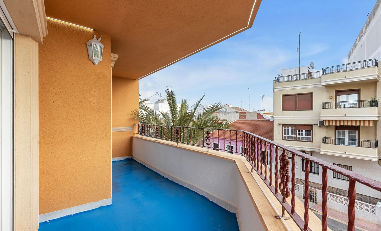 Sale - Apartment / flat - Los Montesinos