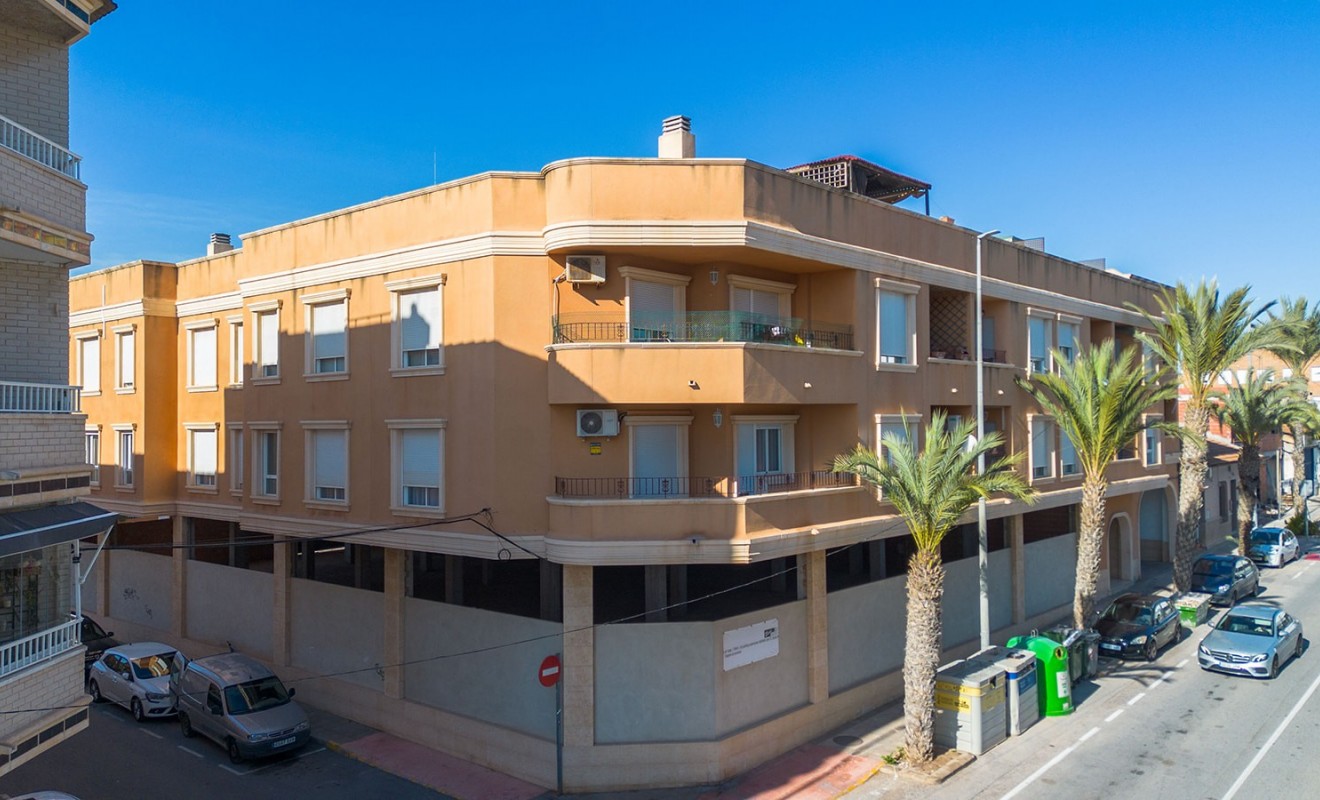 Sale - Apartment / flat - Los Montesinos