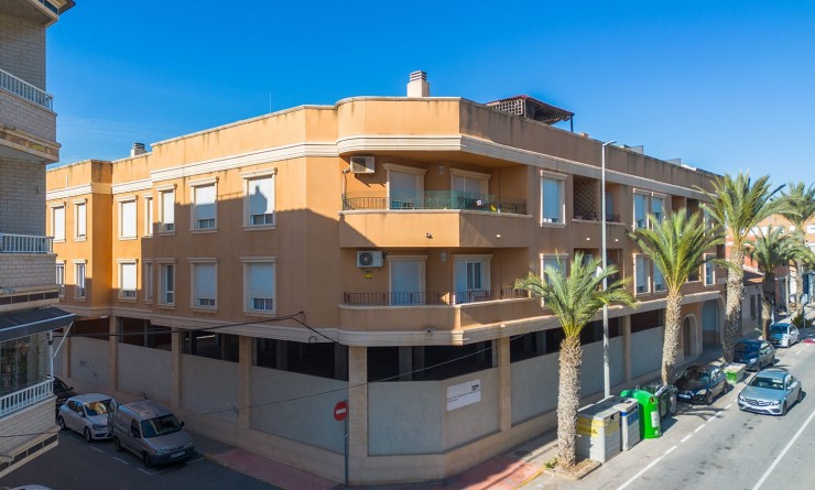 Sale - Apartment / flat - Los Montesinos
