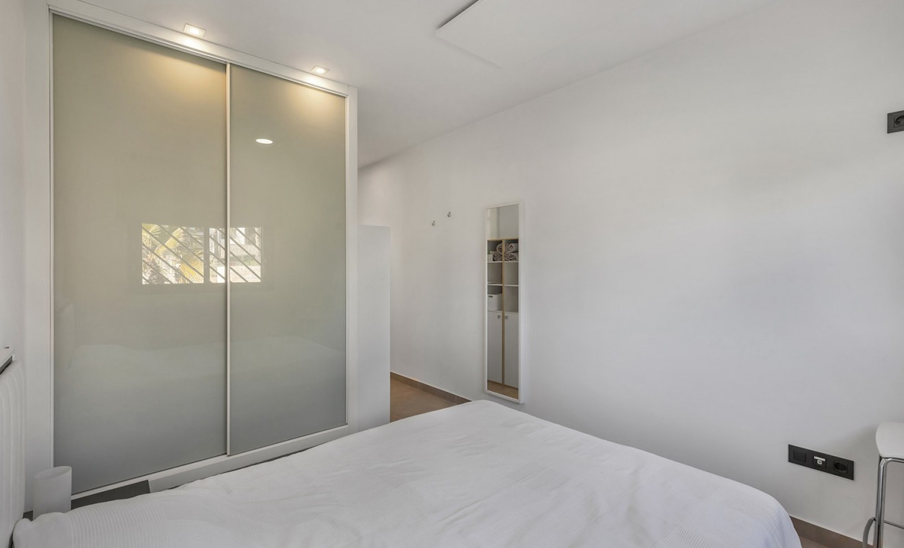 Wederverkoop - Apartment / flat - Punta Prima