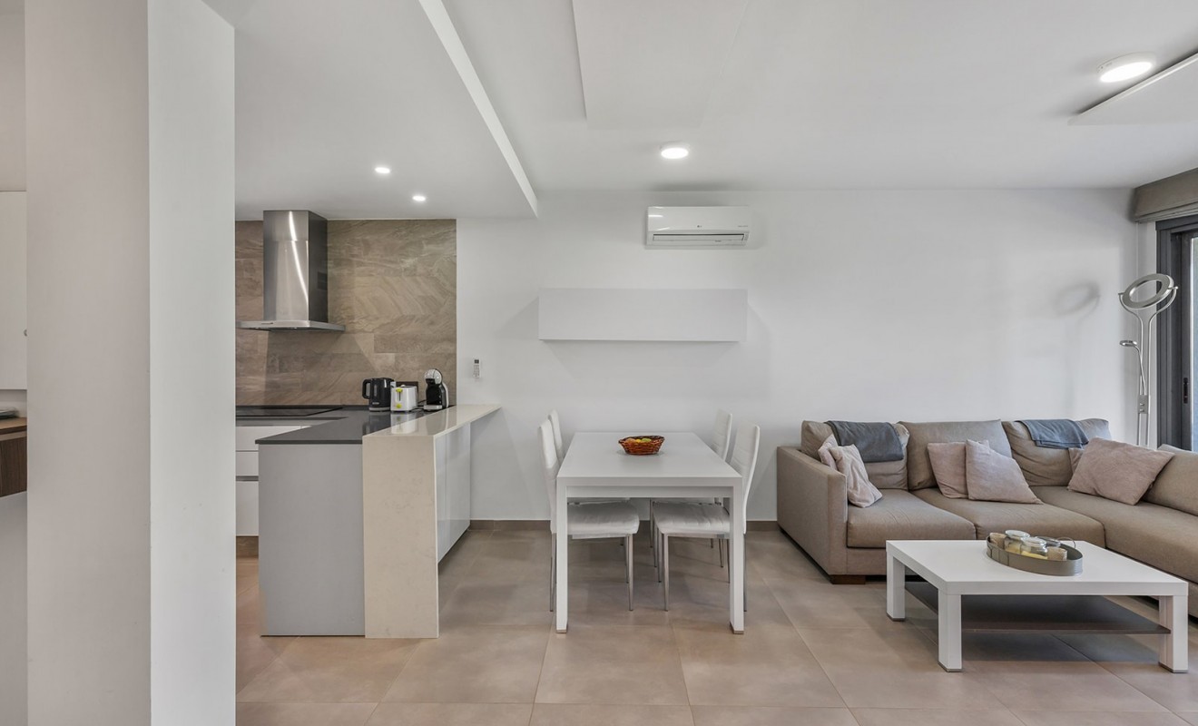 Wederverkoop - Apartment / flat - Punta Prima