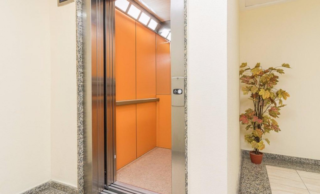 Revente - Appartement - Torrevieja - Centro