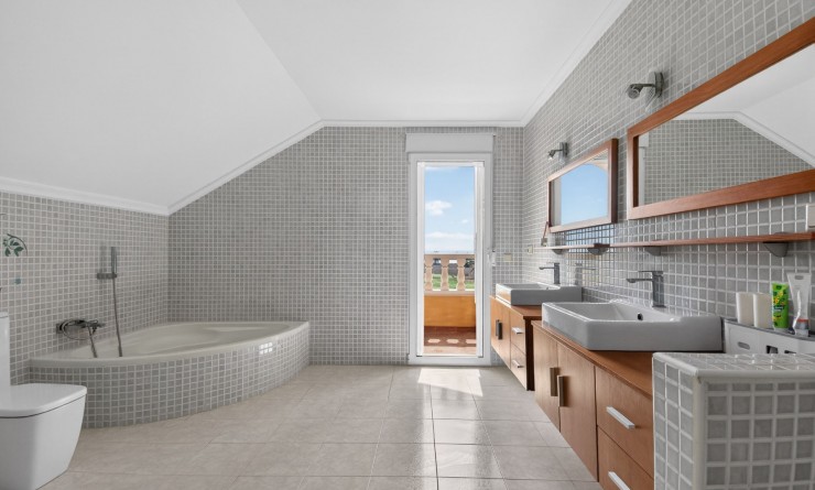 Revente - Finca - Albatera