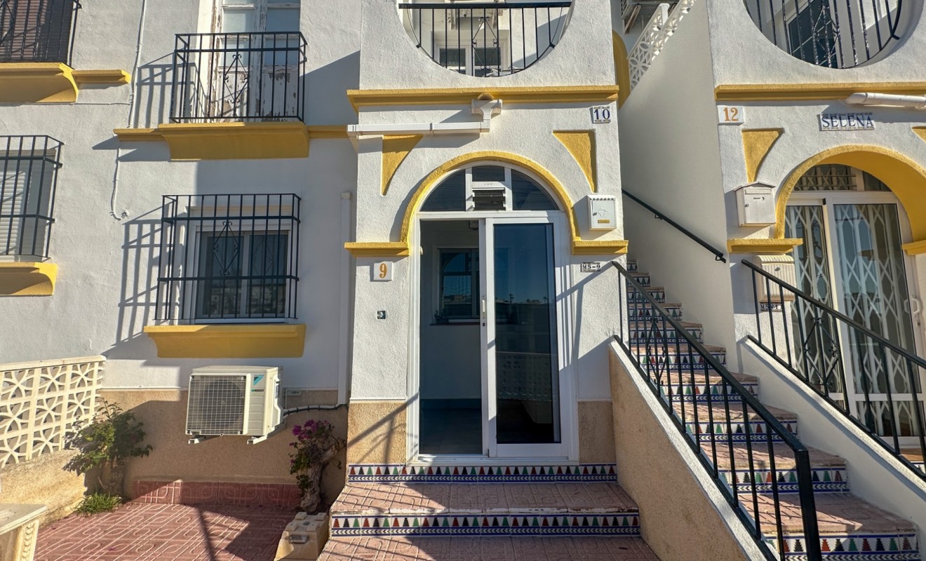 Sale - Apartment / flat - Villamartín