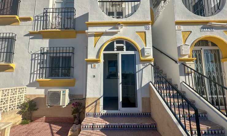 Sale - Apartment / flat - Villamartín