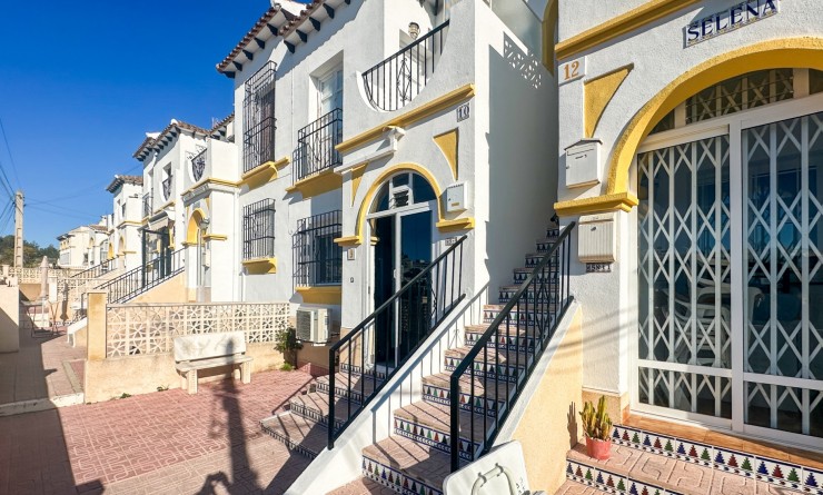 Sale - Apartment / flat - Villamartín