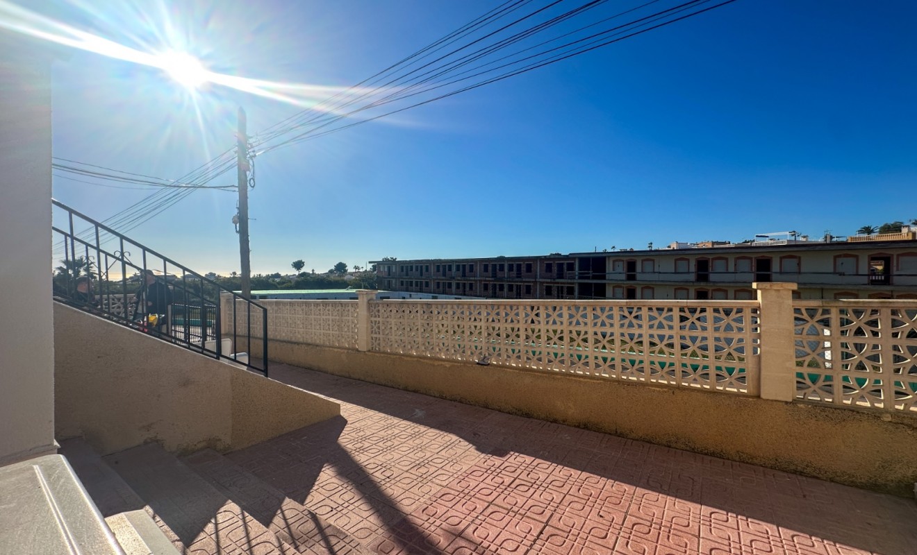 Sale - Apartment / flat - Villamartín