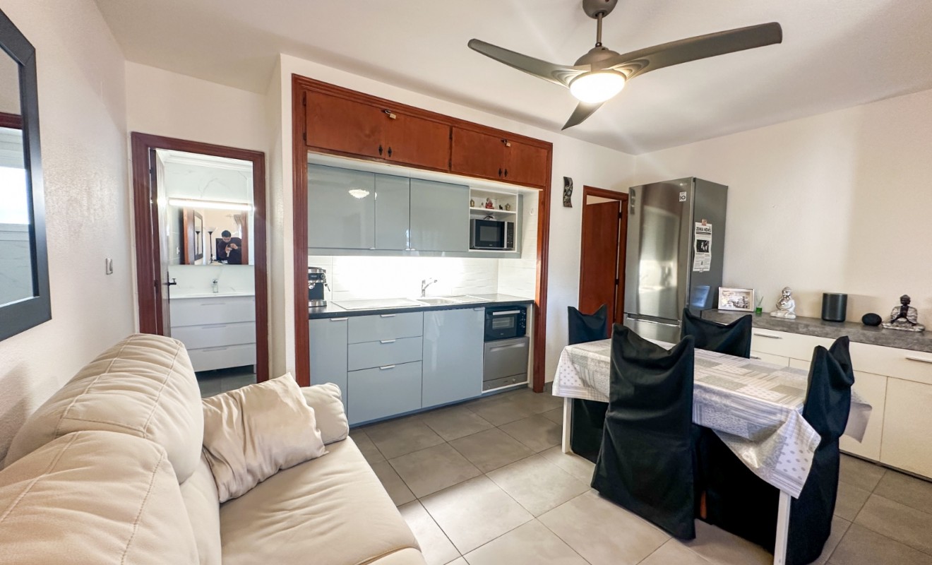 Sale - Apartment / flat - Villamartín