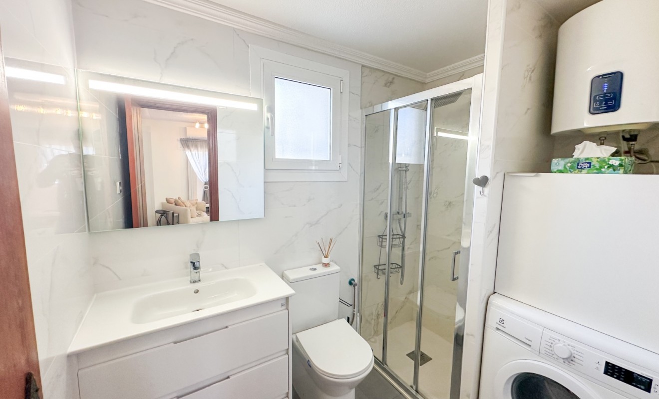 Sale - Apartment / flat - Villamartín