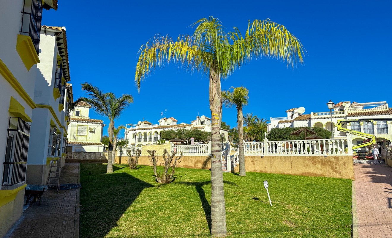 Sale - Apartment / flat - Villamartín