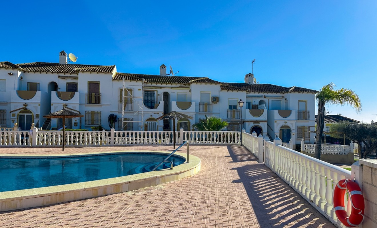 Sale - Apartment / flat - Villamartín