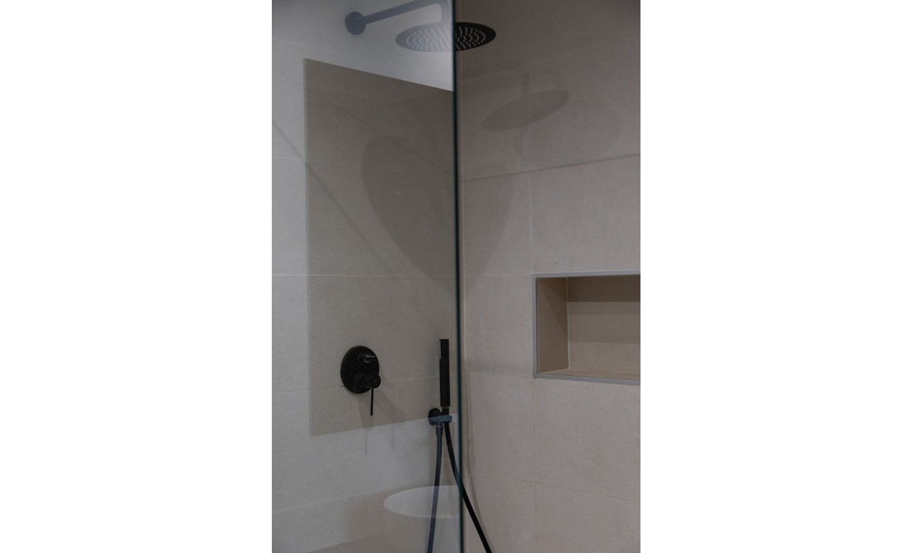 Wederverkoop - House - Dolores