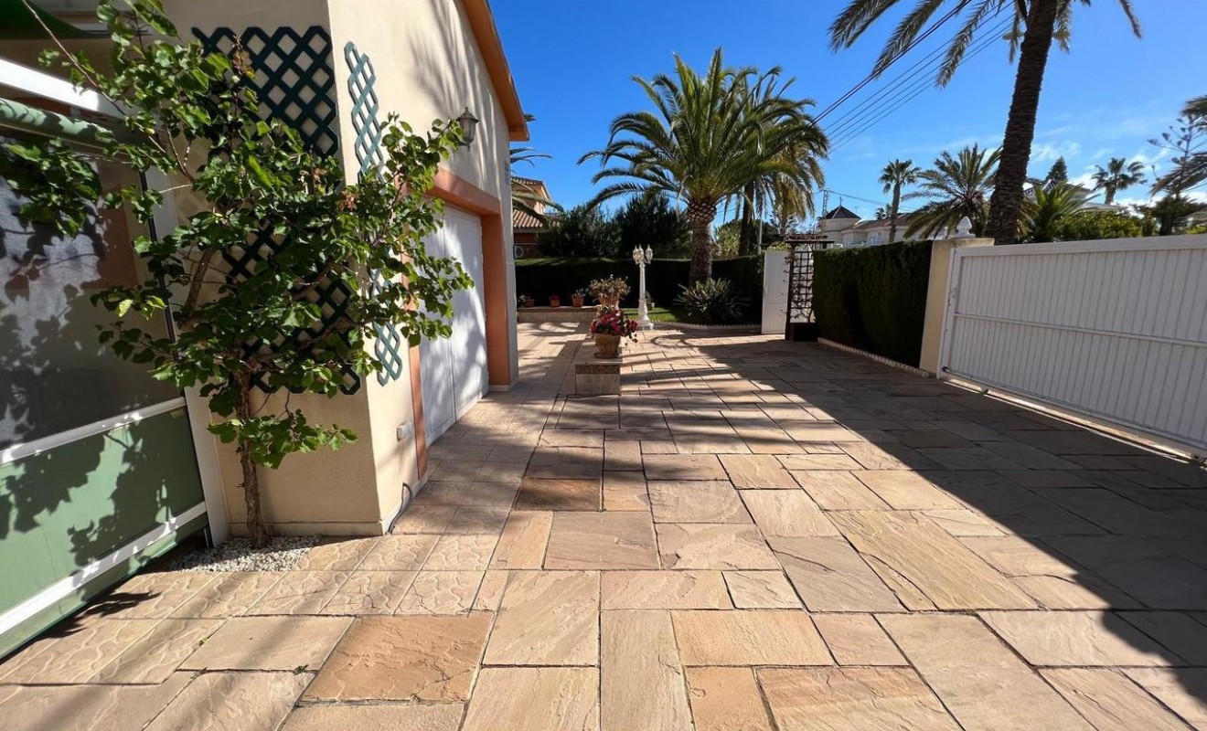 Revente - Villa - Cabo Roig