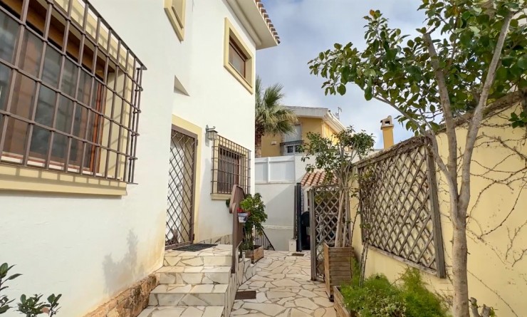Sale - Villa - Alicante - Campoamor