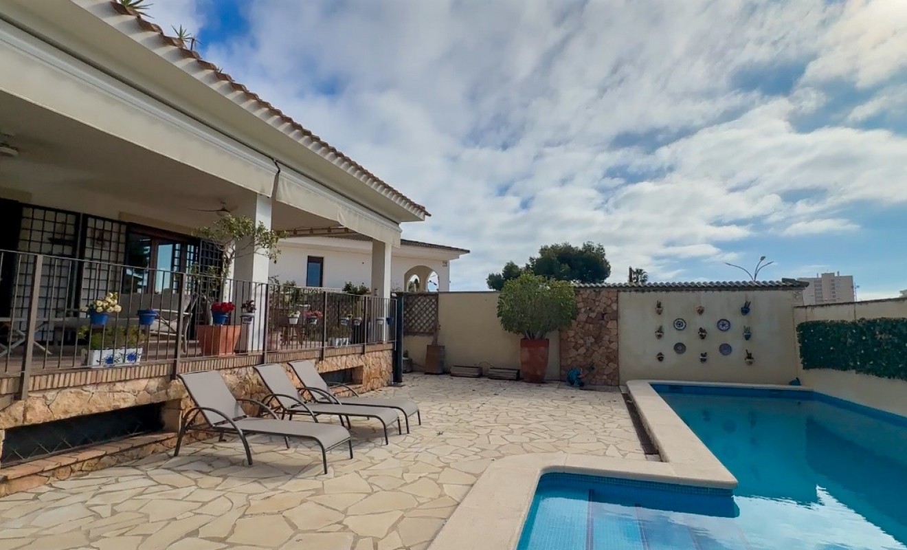 Sale - Villa - Alicante - Campoamor