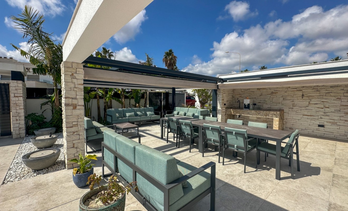 Wederverkoop - Villa - Orihuela Costa - Villamartín