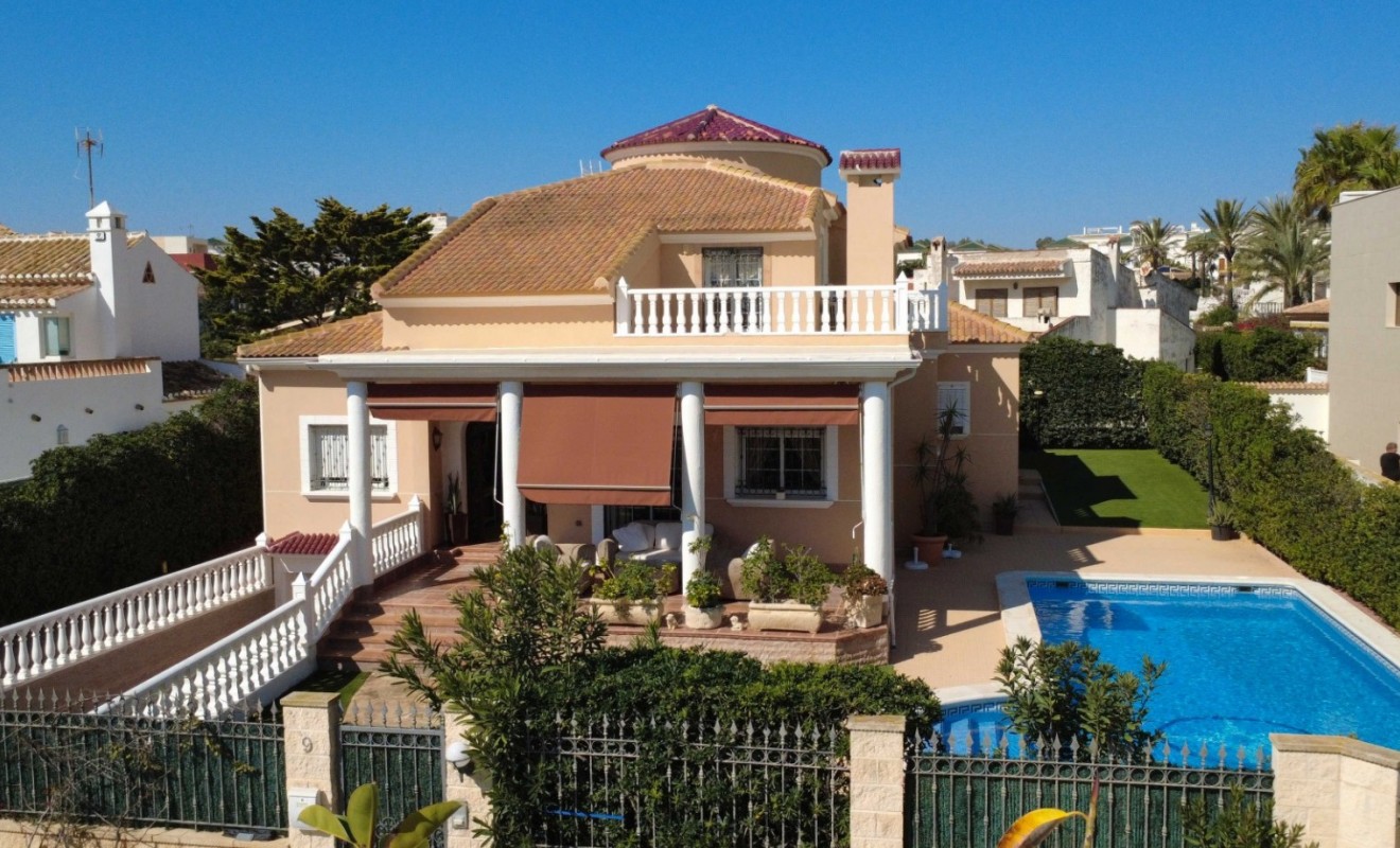 Wederverkoop - Detached villa - Torrevieja - Torrelamata - La Mata