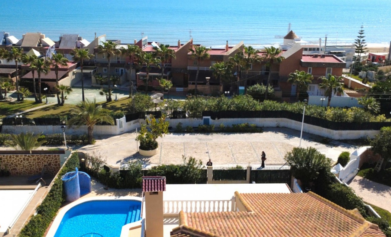 Wederverkoop - Detached villa - Torrevieja - Torrelamata - La Mata
