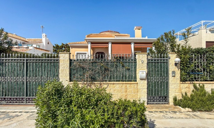 Wederverkoop - Detached villa - Torrevieja - Torrelamata - La Mata