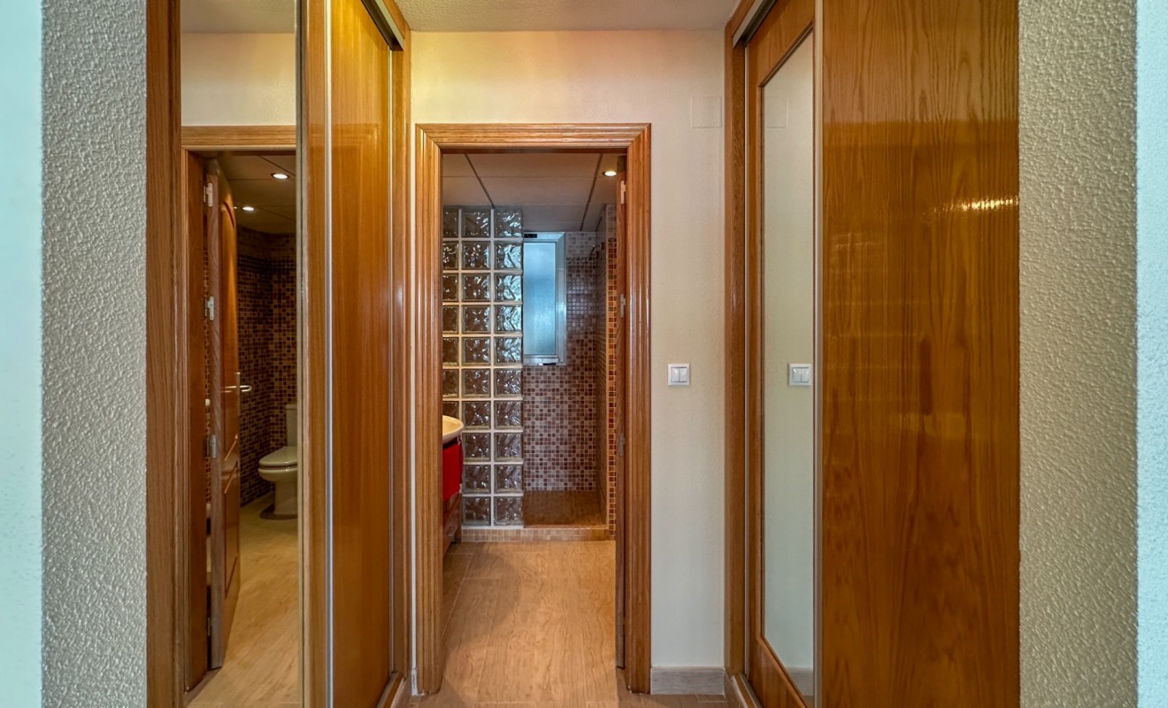 Wederverkoop - Apartment / flat - Torrevieja - Playa de los Locos