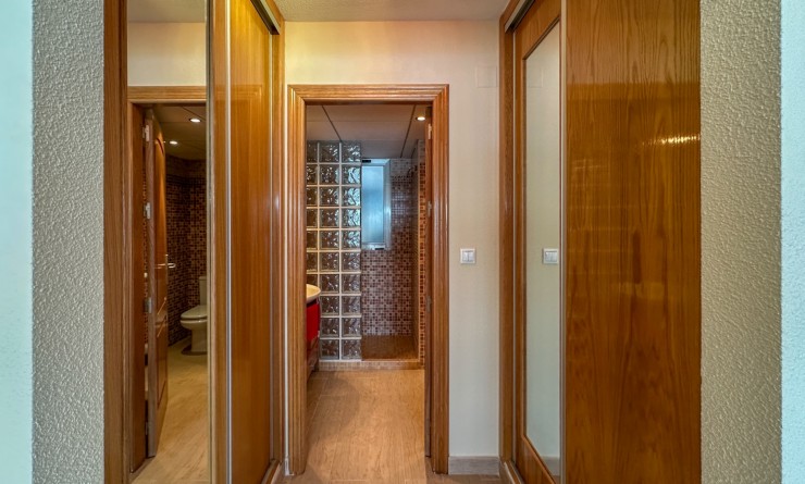 Wederverkoop - Apartment / flat - Torrevieja - Playa de los Locos