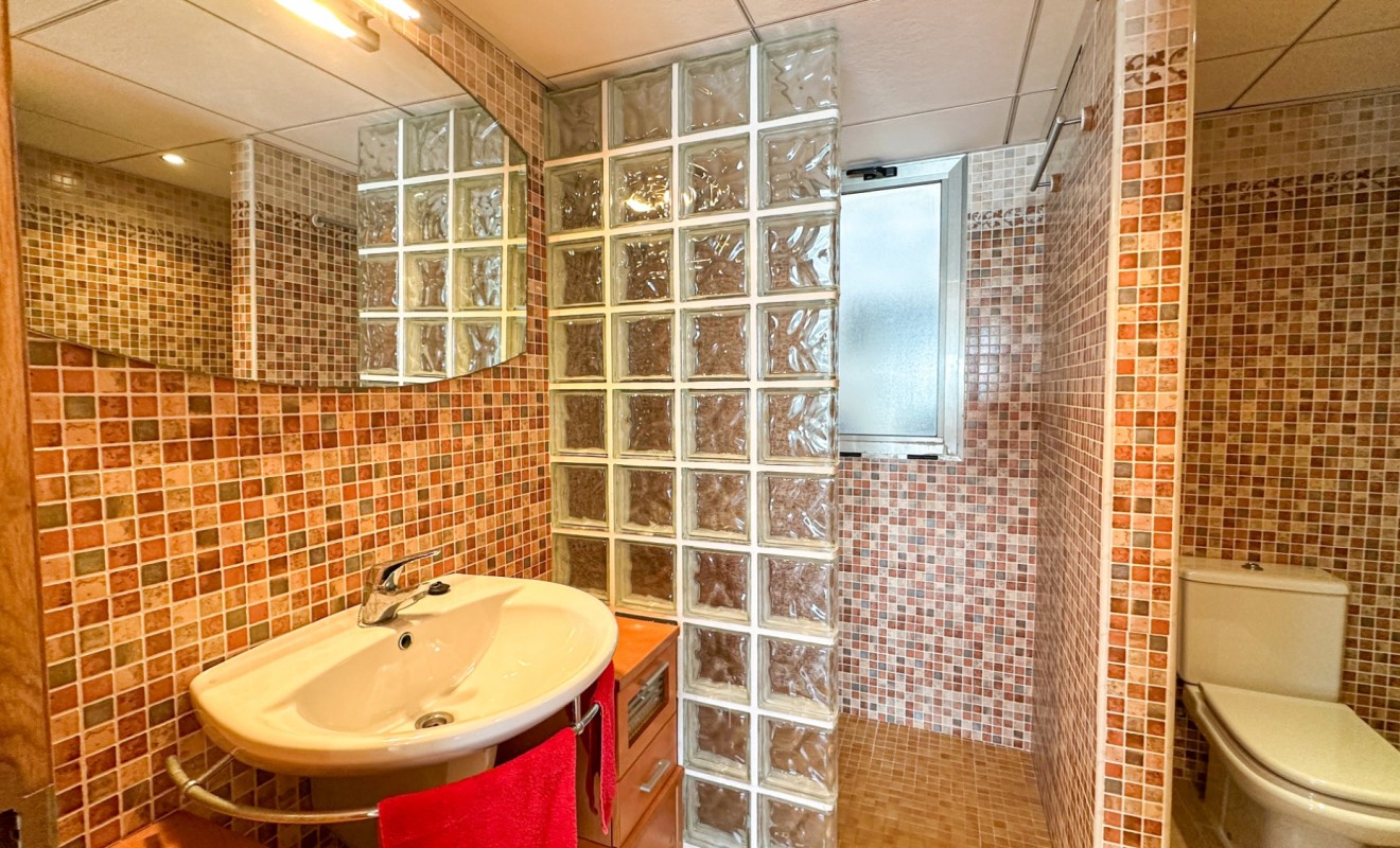 Wederverkoop - Apartment / flat - Torrevieja - Playa de los Locos