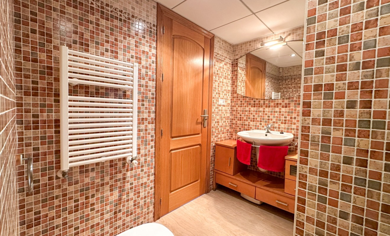 Wederverkoop - Apartment / flat - Torrevieja - Playa de los Locos