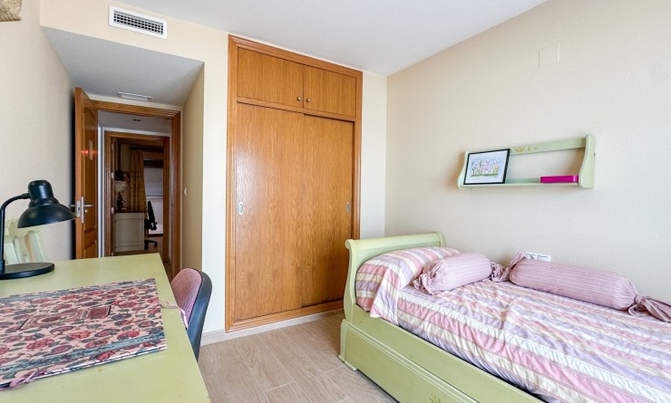 Wederverkoop - Apartment / flat - Torrevieja - Playa de los Locos