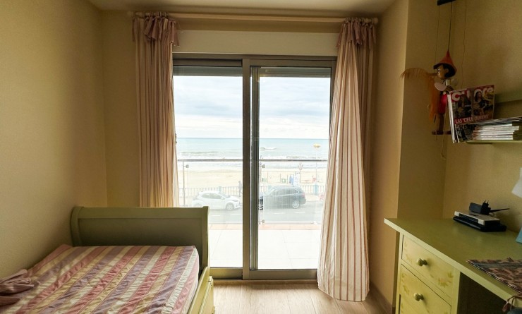 Wederverkoop - Apartment / flat - Torrevieja - Playa de los Locos