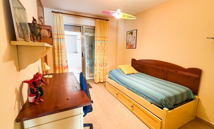 Wederverkoop - Apartment / flat - Torrevieja - Playa de los Locos