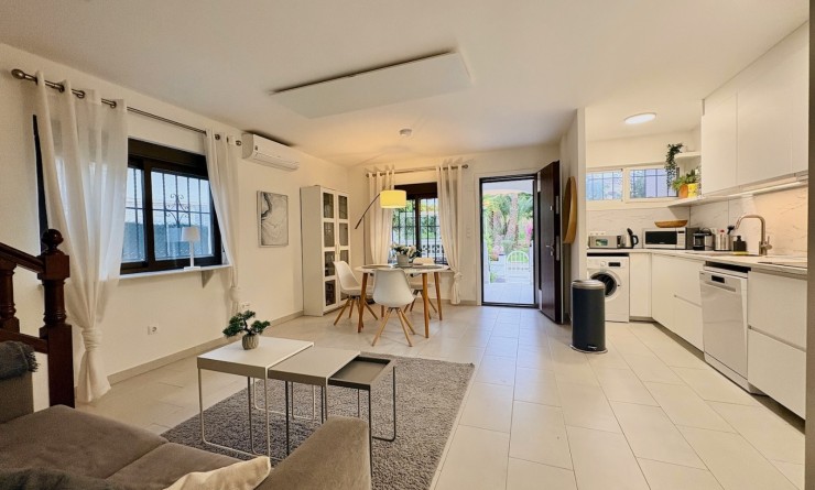 Sale - Adosado - Orihuela Costa - Cabo Roig