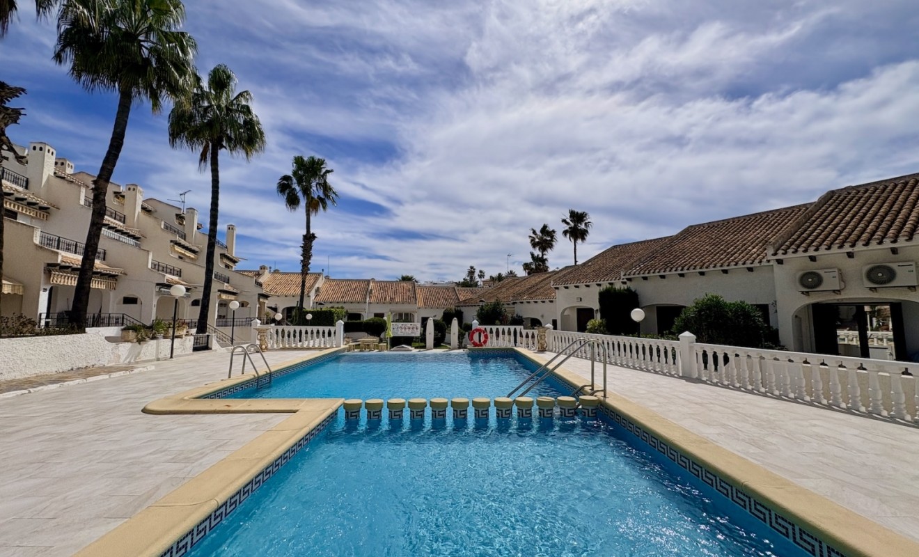 Sale - Adosado - Orihuela Costa - Cabo Roig