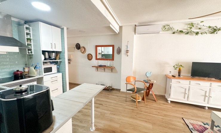 Wederverkoop - Apartment / flat - Torrevieja - Centro