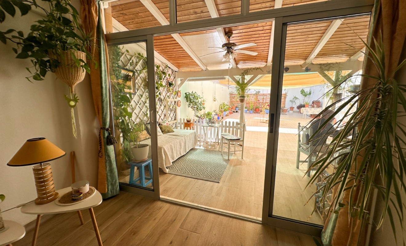 Wederverkoop - Apartment / flat - Torrevieja - Centro