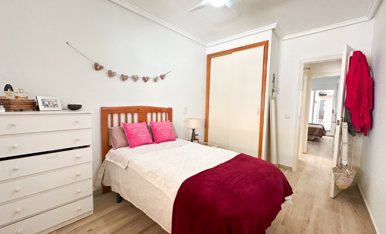 Wederverkoop - Apartment / flat - Torrevieja - Centro