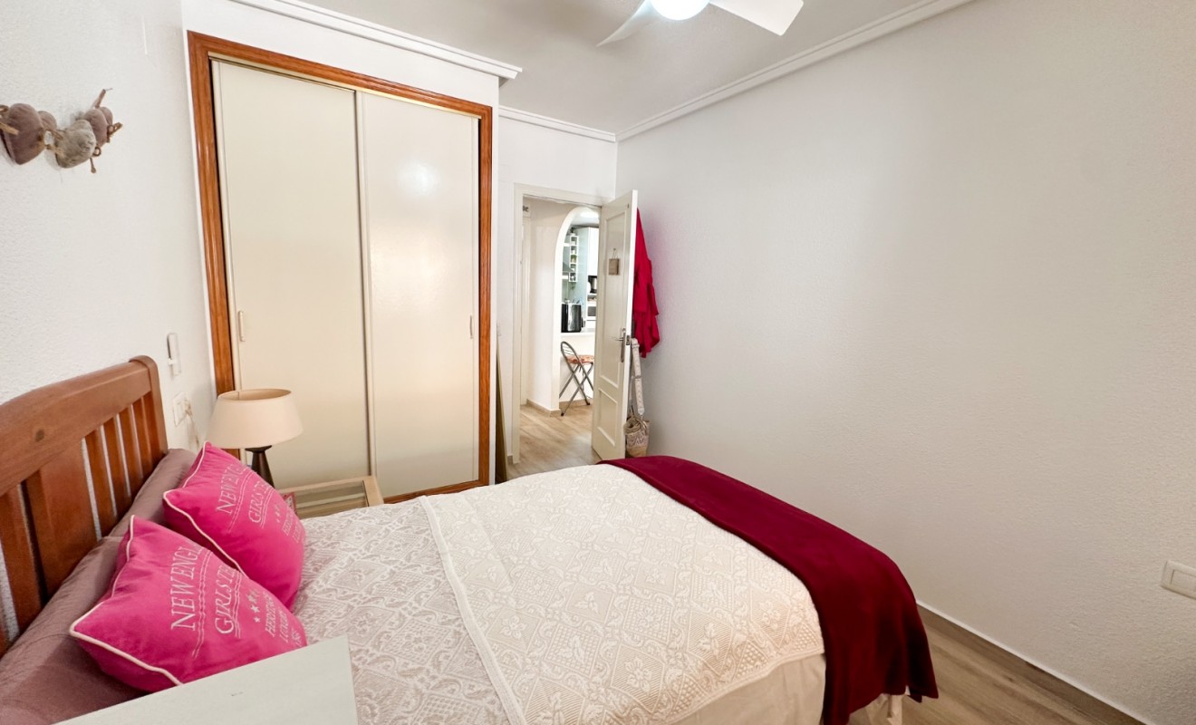 Wederverkoop - Apartment / flat - Torrevieja - Centro