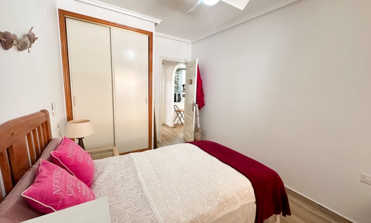 Wederverkoop - Apartment / flat - Torrevieja - Centro