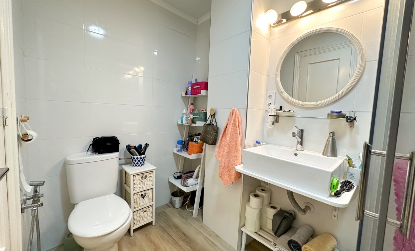 Wederverkoop - Apartment / flat - Torrevieja - Centro