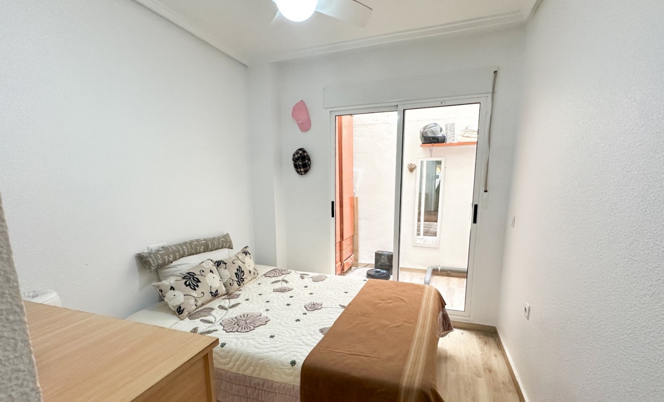 Wederverkoop - Apartment / flat - Torrevieja - Centro